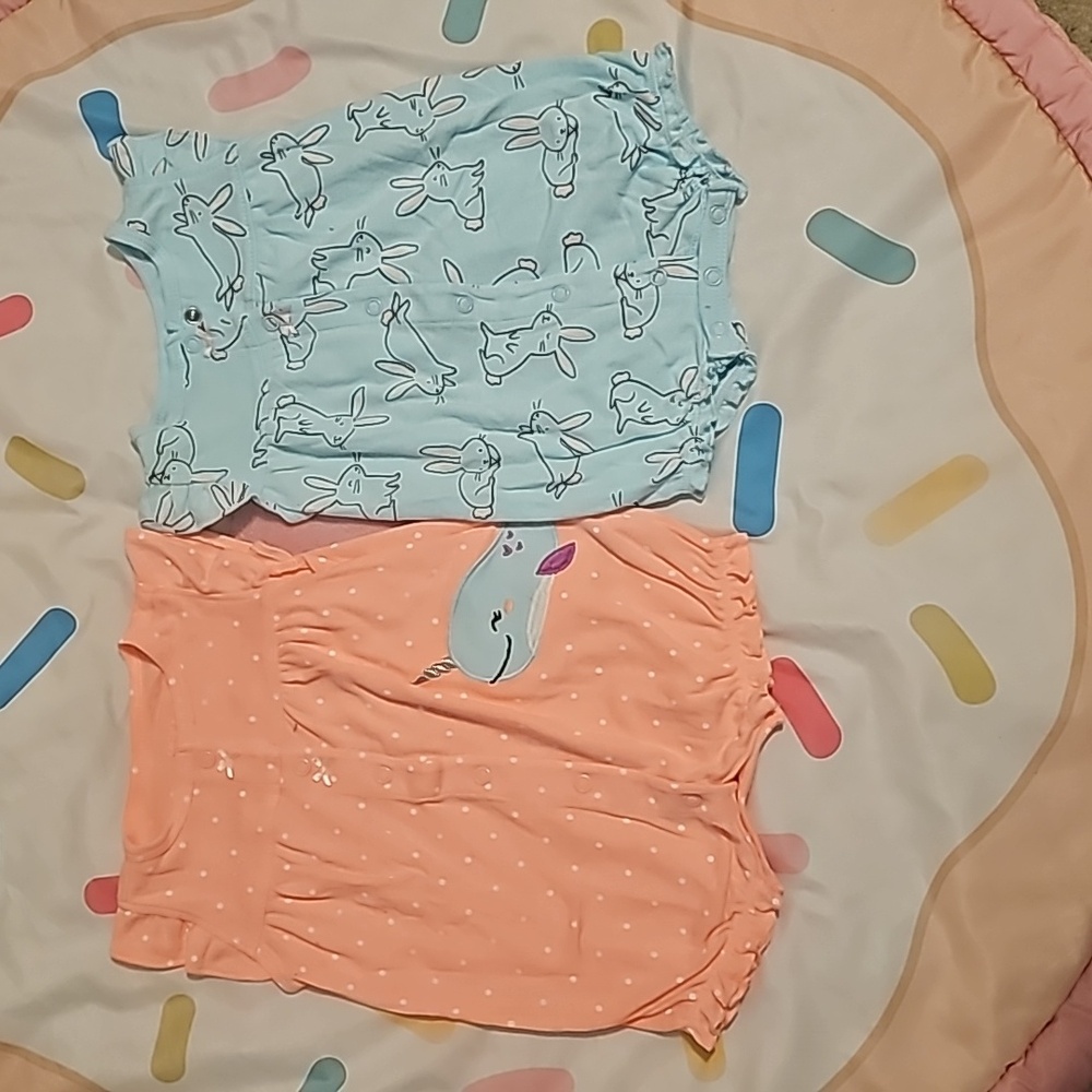 2 Carter's button-up rompers 3m
